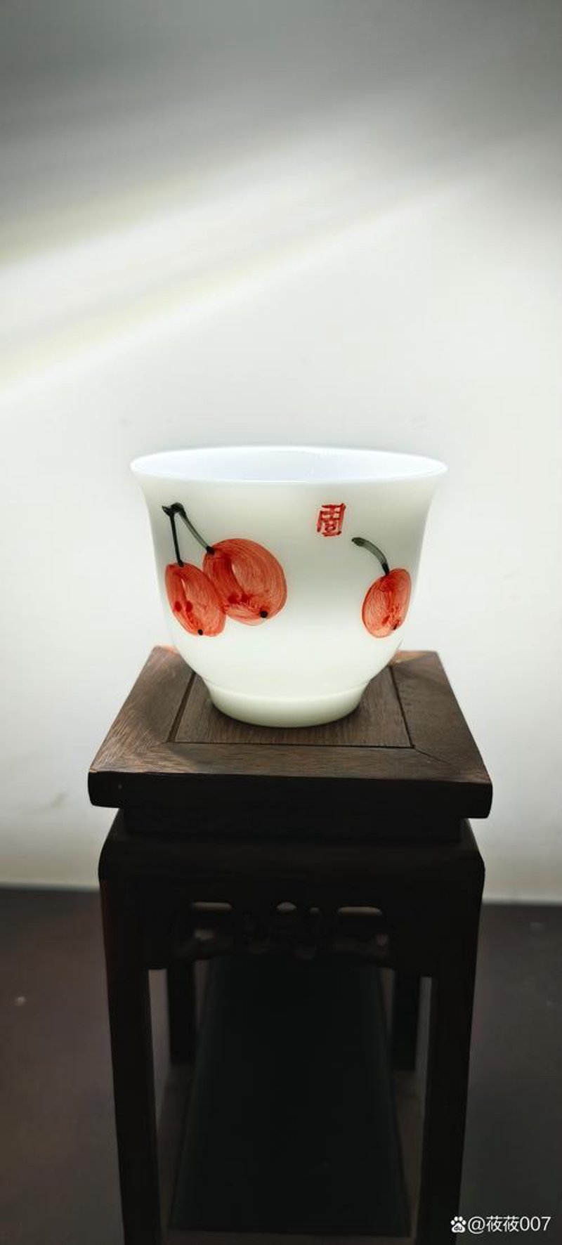 手绘杯：艺术与实用的完美融合