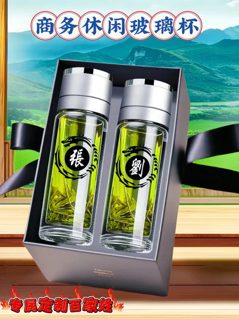 手绘情侣杯：爱情的艺术表达